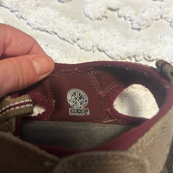 Keen sandals  shoes women size 9.5 Hiking Walking Water shoes GREAT SHAPE - Picture 2 of 3